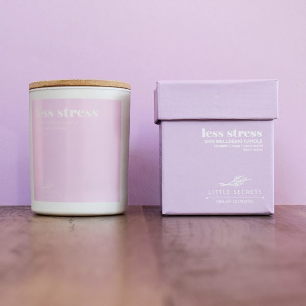 Eνυδατικό αρωματικό κερί με άρωμα λεβάντας- less stress wellbeing soya candle
